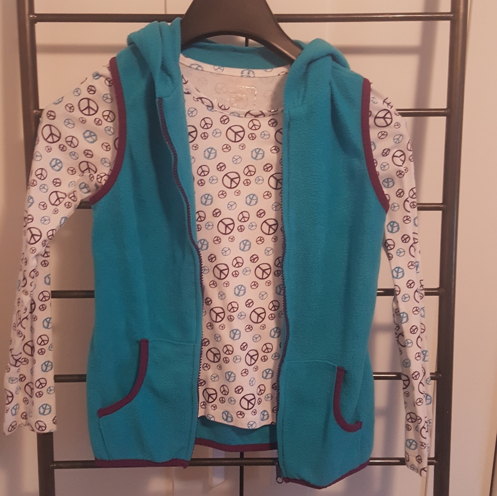 White peace long sleeve t-shirt with blue vest